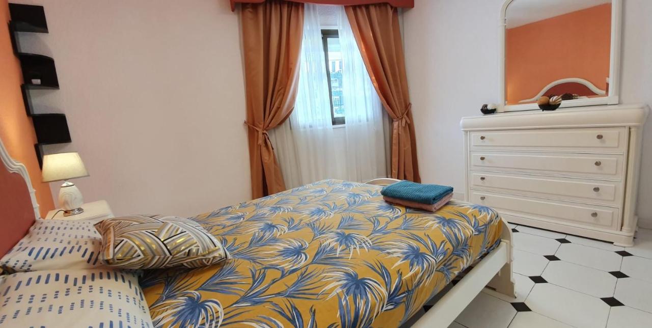 Encantadora Vivienda En El Paseo Maritimo De Салоу Екстериор снимка